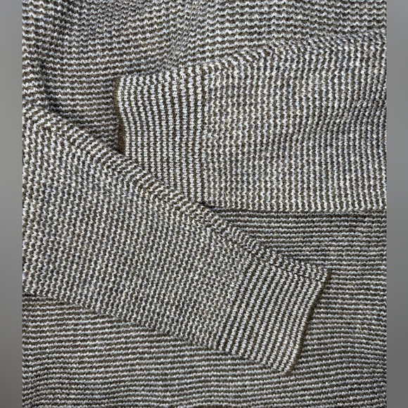 MEN’S Banana Republic Wool Blend Crew-Neck Sweater in Black & Navy, Size Small - Picture 10 of 14